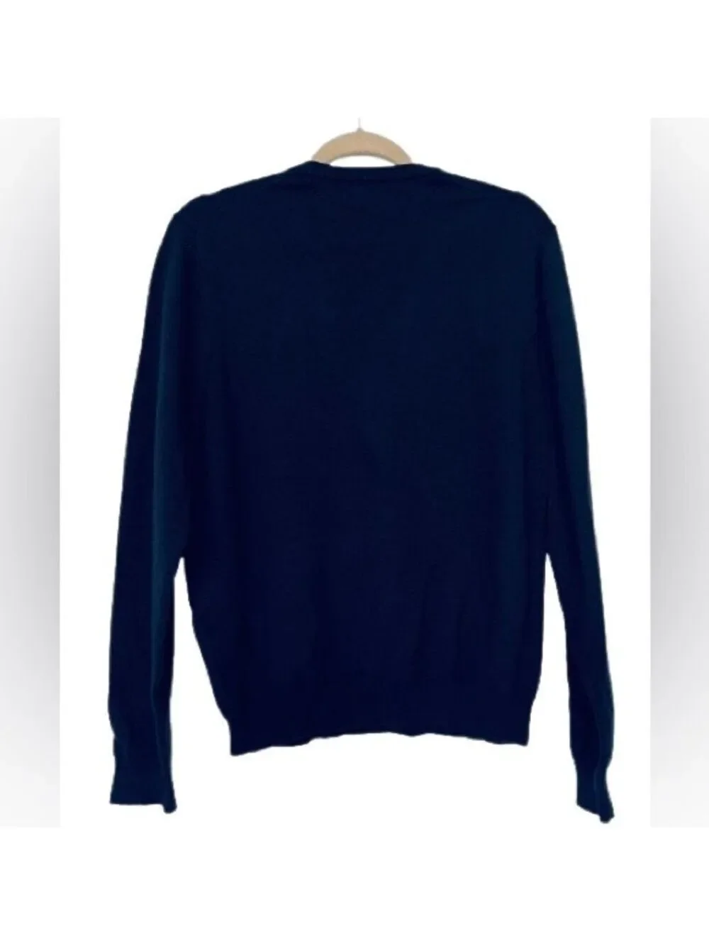 Brooks Brother Ultimate Merino Wool V-Neck Sweater in Navy. Size M